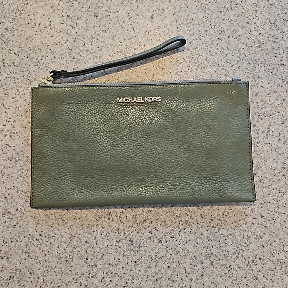 Michael Kors Envelope Wrislet